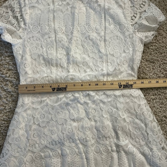MOONRIVER DRESS SIZE JUNIOR LARGE BEAUTIFUL LACE NWT - Picture 4 of 16
